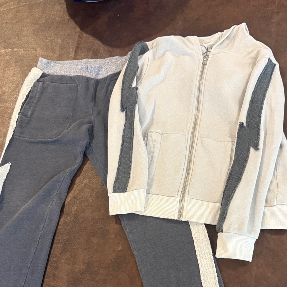 Chaser size 10 gray matching sweat set